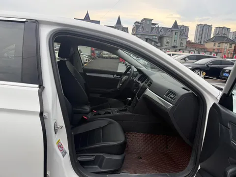 Volkswagen Lamando