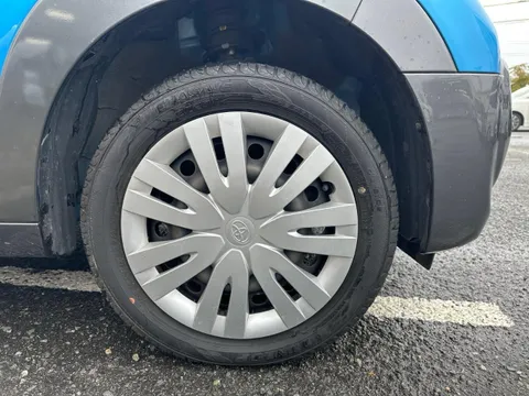 Toyota Pixis Joy