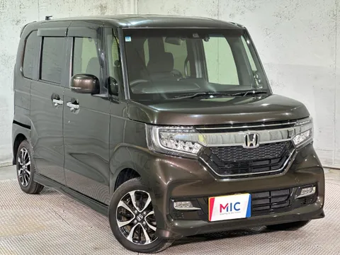 Honda N-BOX Custom
