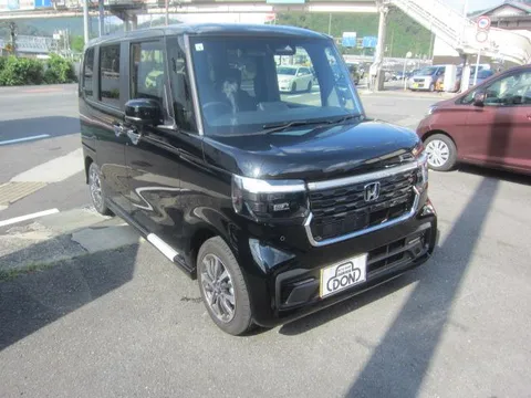 Honda N-BOX Custom