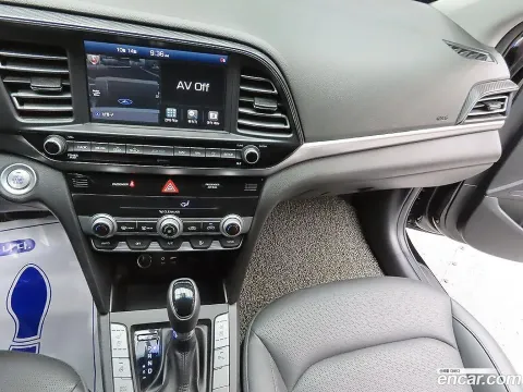 Hyundai Elantra (Avante)