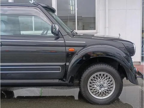 Mitsubishi Pajero JR