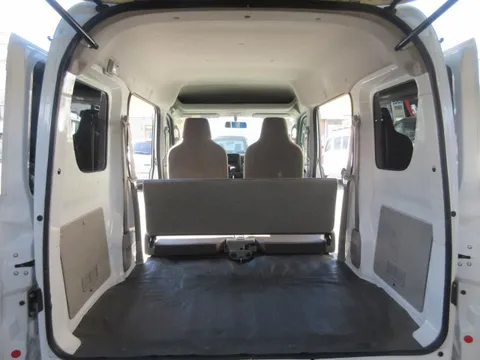 Mitsubishi Minicab Van