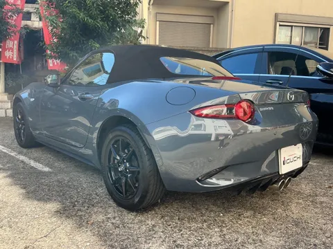 Mazda MX-5 (Roadster)