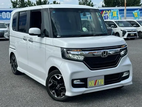 Honda N-BOX Custom