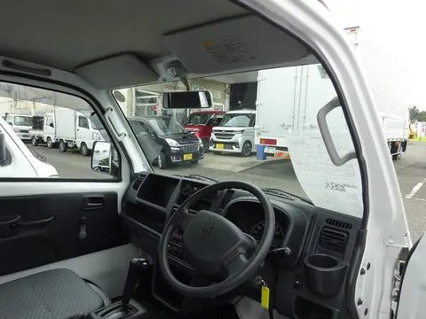 Mitsubishi Minicab Truck