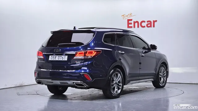 Hyundai Grand Santa Fe (Maxcruz)