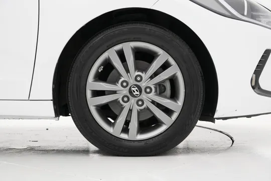 Hyundai Elantra (Avante)