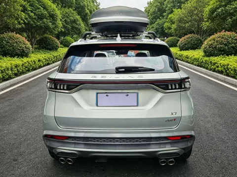 BAIC X7