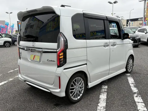 Honda N-BOX Custom