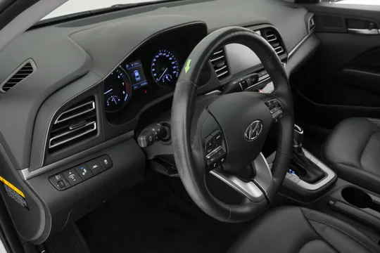 Hyundai Elantra (Avante)