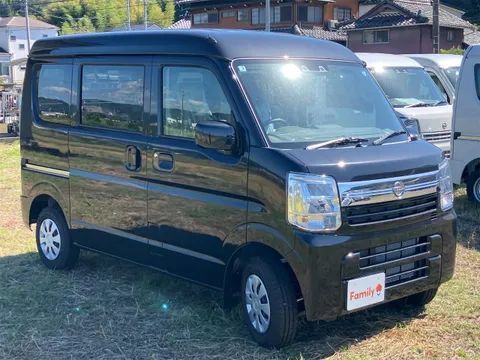Nissan Clipper Van