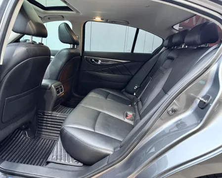 Infiniti Q50L