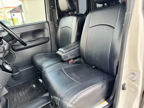 Toyota Pixis Mega