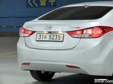 Hyundai Elantra (Avante)