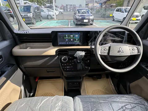 Mitsubishi Delica Mini