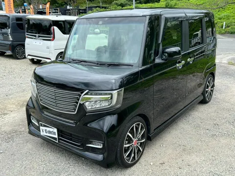 Honda N-BOX Custom