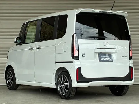 Honda N-BOX Custom
