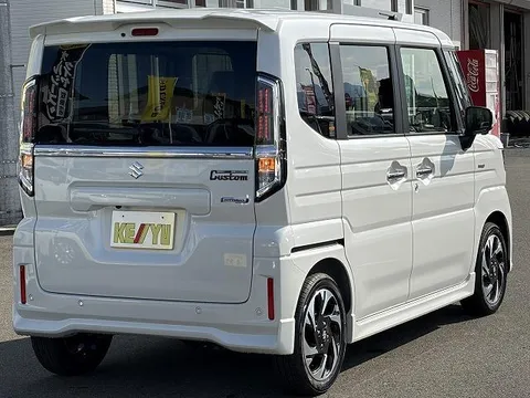 Suzuki Spacia