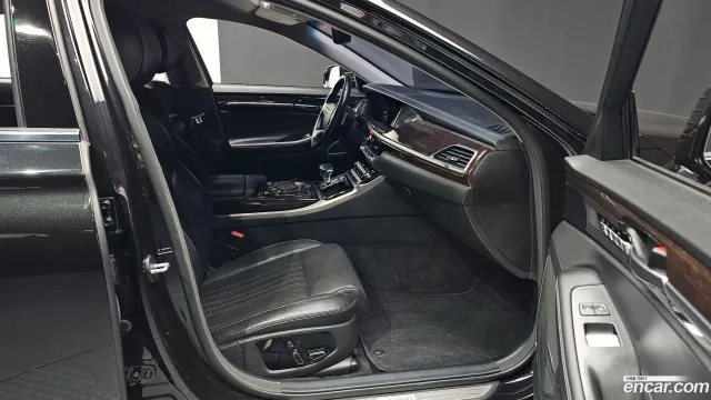 Genesis G90 (EQ900)