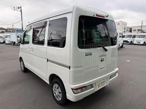 Toyota Pixis Van