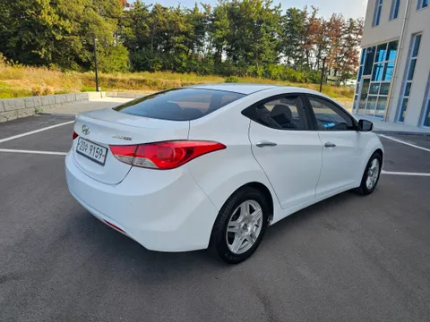 Hyundai Elantra (Avante)
