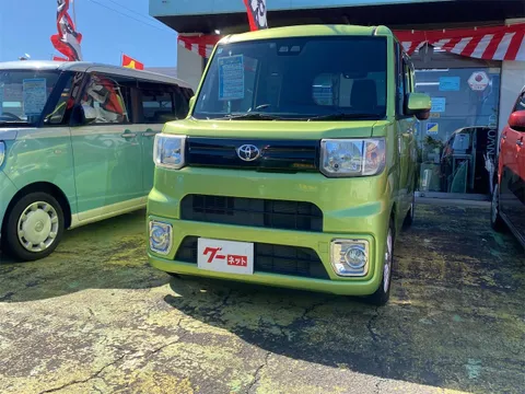Toyota Pixis Mega
