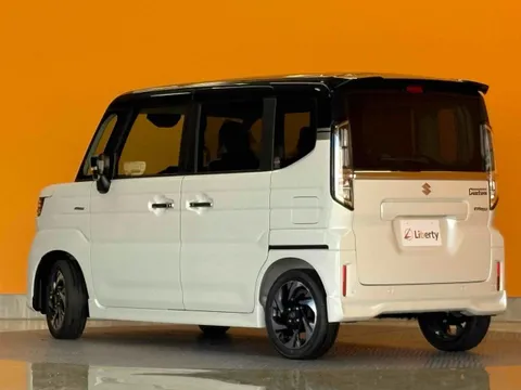 Suzuki Spacia Custom