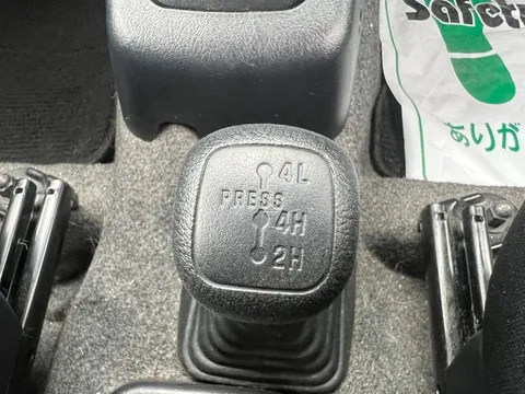Nissan KIX