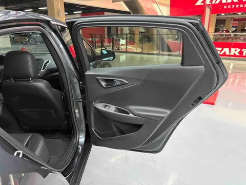 Chevrolet Malibu XL