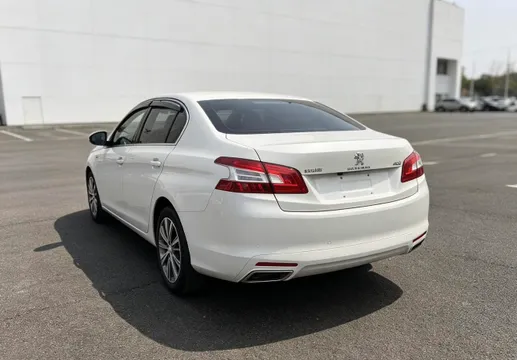 Peugeot 408