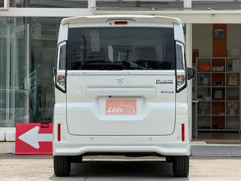 Suzuki Spacia Custom