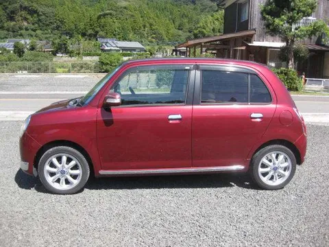 Daihatsu Mira Gino