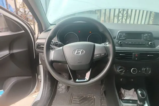 Hyundai Celesta