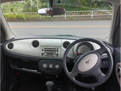Daihatsu Mira Gino
