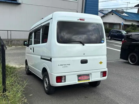 Mitsubishi Minicab Van