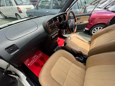 Daihatsu Mira Gino