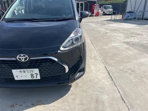 Toyota Sienta