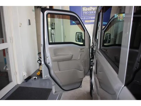 Mitsubishi Minicab Van