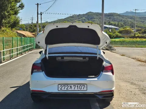 Hyundai Elantra (Avante)