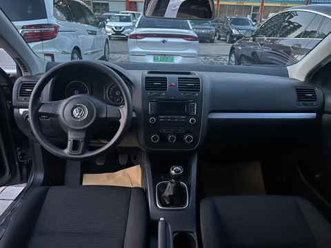 Volkswagen Sagitar