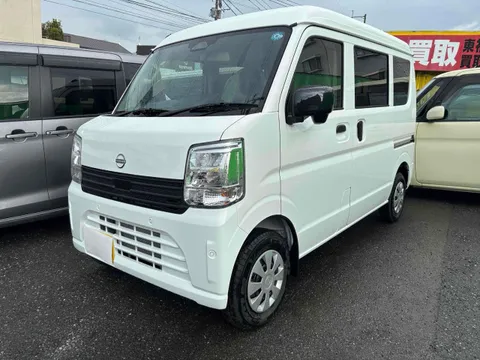 Nissan Clipper Van