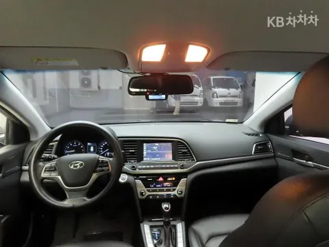Hyundai Elantra (Avante)