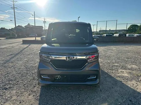 Honda N-BOX Custom