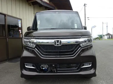Honda N-BOX Custom