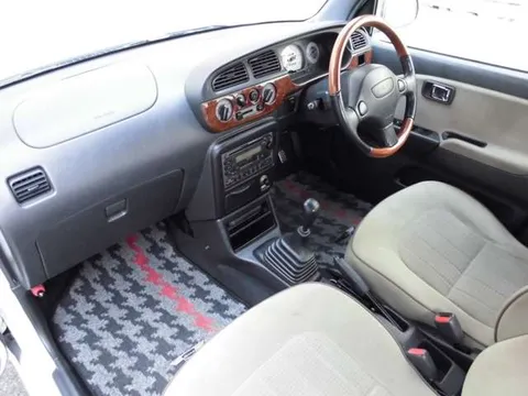 Daihatsu Mira Gino