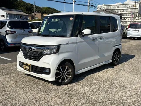 Honda N-BOX Custom