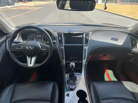 Infiniti Q50L