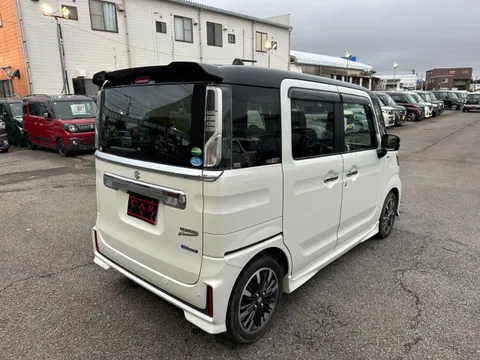 Suzuki Spacia Custom