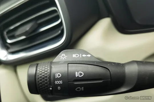 Lynk & Co 02